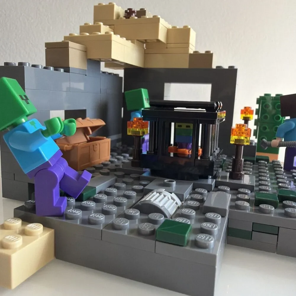 Lego Minecraft The Dungeon 21119 Complete Set 2015 Retired